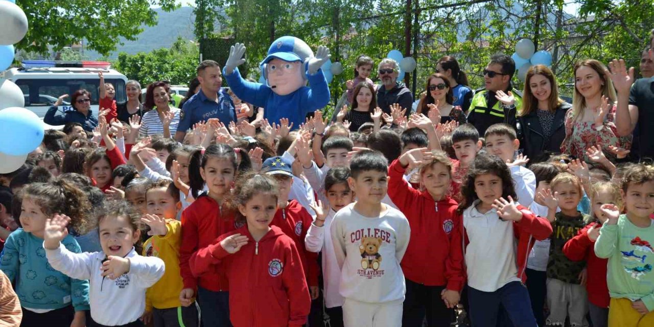 Fethiye’de “Trafik Haftası” Anaokulu öğrencileri ile kutlandı