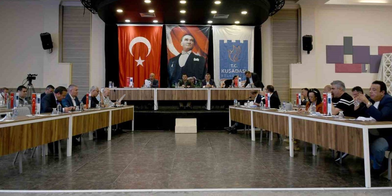 "Kuşadası Belediyesi, inşaat ruhsatlarını yeniden vermeye başladı