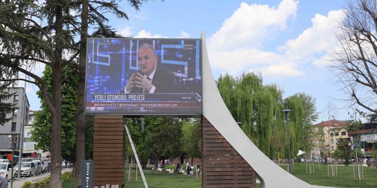 Millet Bahçesine LED ekran takıldı