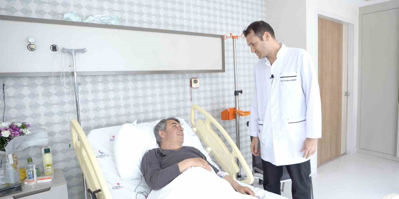 İdrarında kanama ve ağrı olan hastanın idrar kanalında 3 cm’lik tümör çıktı