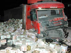 Yollar kan gölü: 2 ölü, 6 yaralı