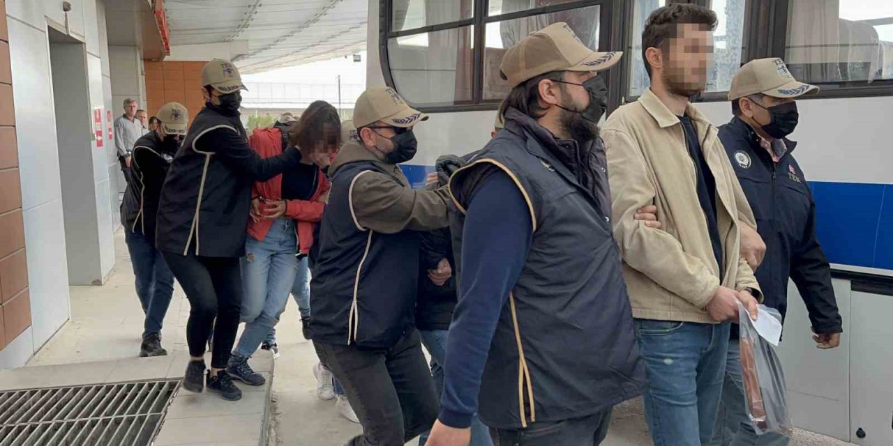 Milletvekili adaylarının da içinde bulunduğu 10 terör şüphelisi adliyeye sevk edildi