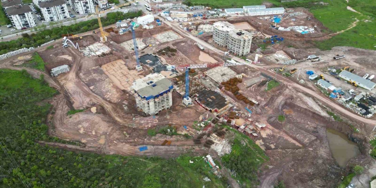 O bölgede binalar yükseliyor