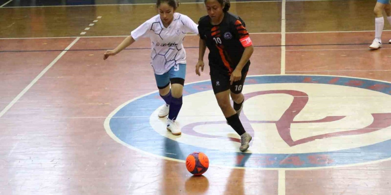 Aydın’da futsal heyecanı başladı
