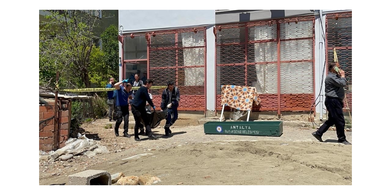 Çalıştığı kahvehanede ölü bulundu