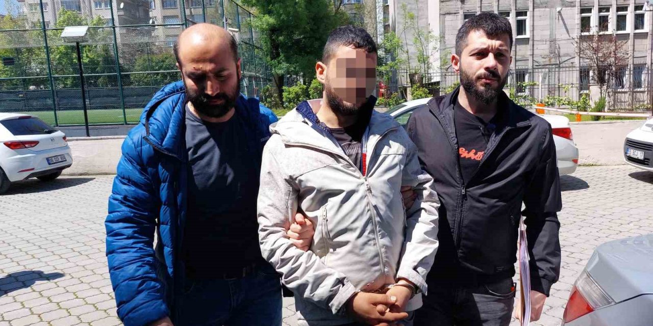 Tartıştığı genci sırtından bıçakladı