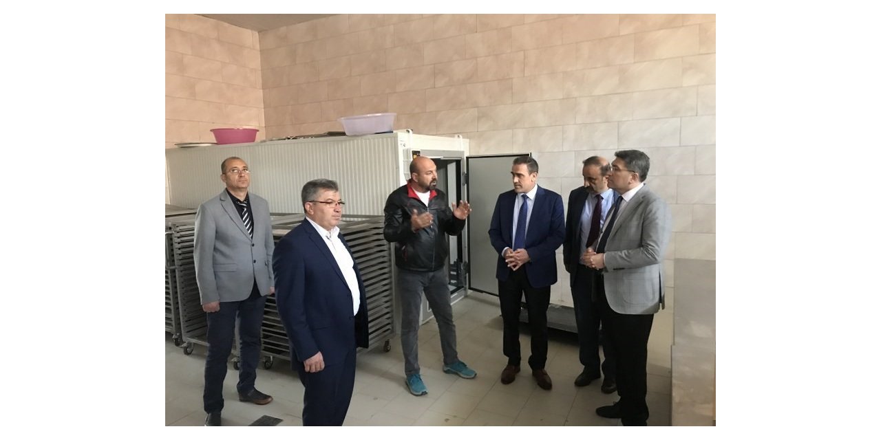 Kaymakam Memiş, başarılı girişimciyi tebrik etti