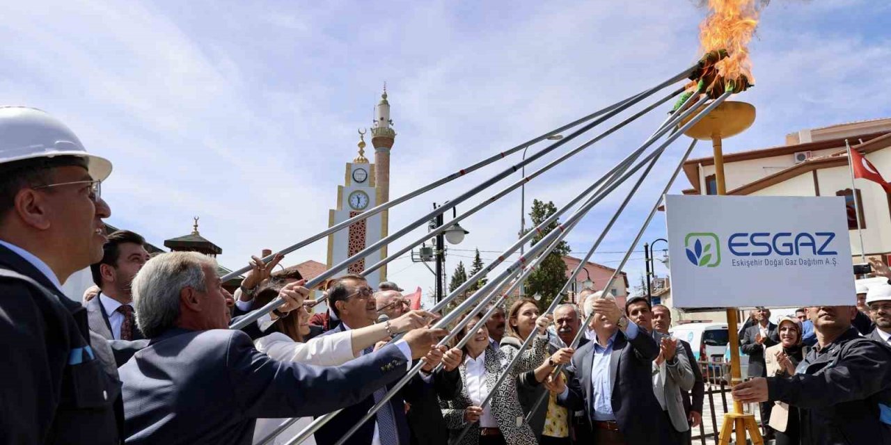 Doğalgaza kavuşan Günyüzü’nde törenle meşale yakıldı