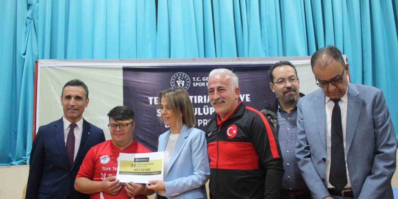 Nevşehir’de 52 spor kulübüne 1 milyon liralık yardım yapıldı