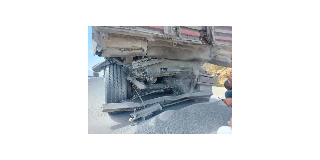 Kuzey Marmara’da feci kaza: Kargo tırının şoförü hayatını kaybetti