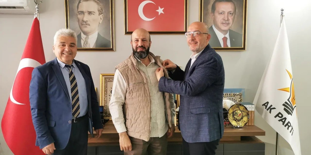 Kütahya Pazarcılar Odası Başkanı Hakan Akdaş, AK Parti’ye üye oldu