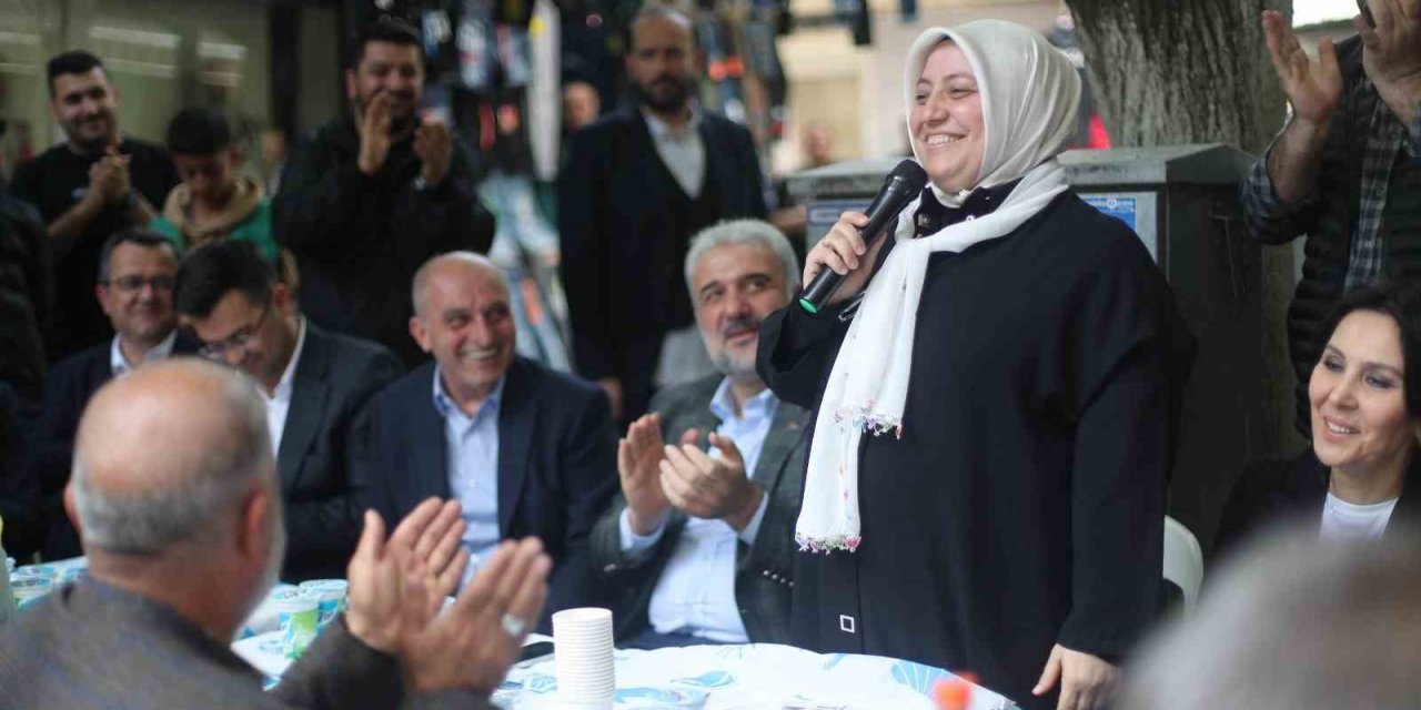 AK Parti İstanbul İl Başkanı Kabaktepe, Kapalıçarşı esnafı ile bir araya geldi