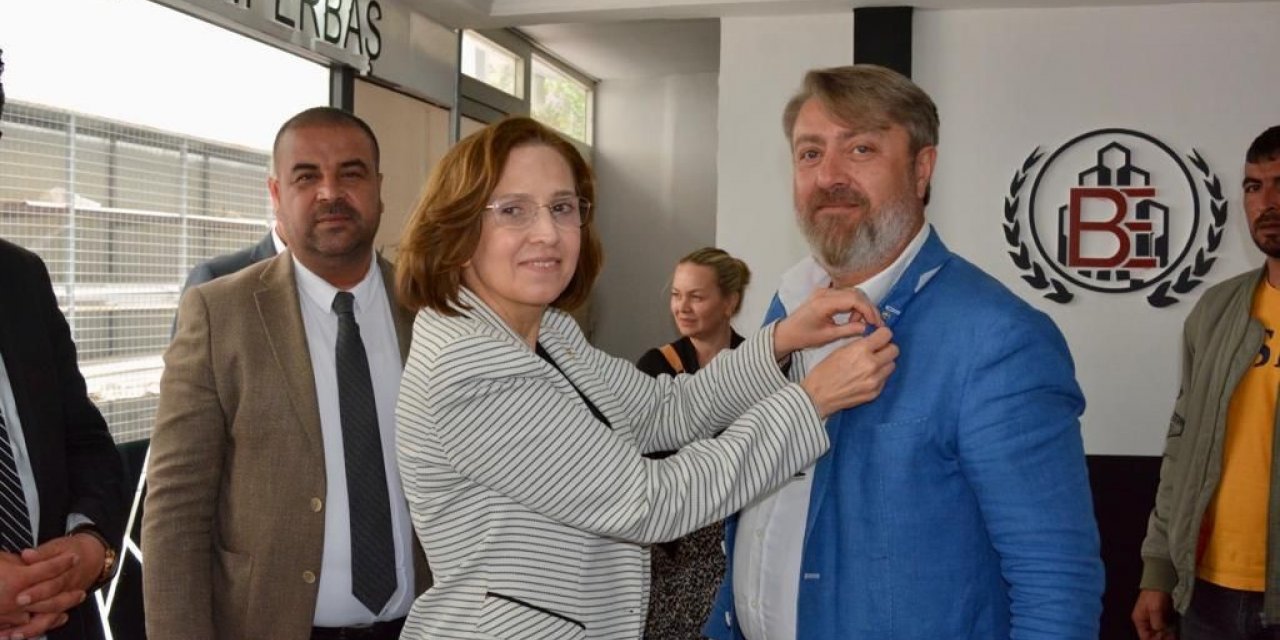 Didim’de CHP’den istifa edenler MHP’ye katıldı