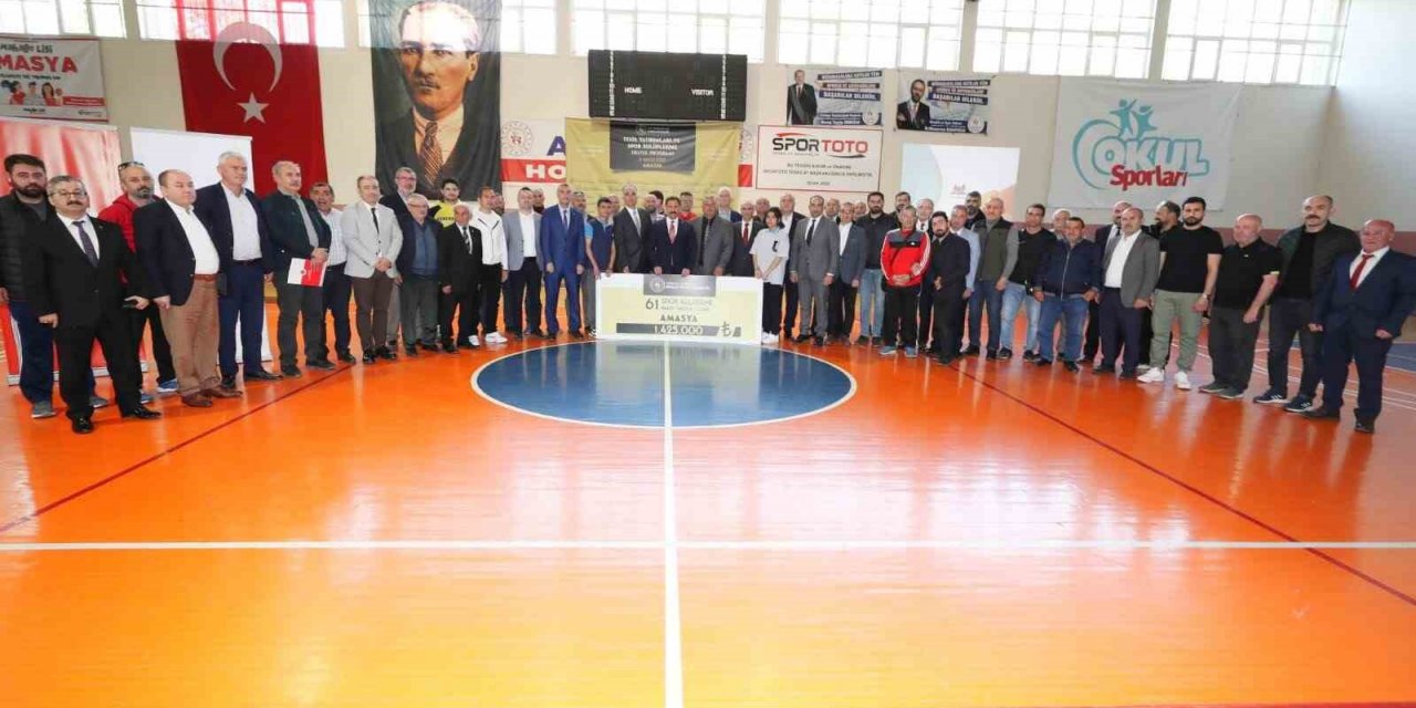 Bakanlıktan Amasya’daki 61 amatör kulübe 1 milyon 425 bin TL destek