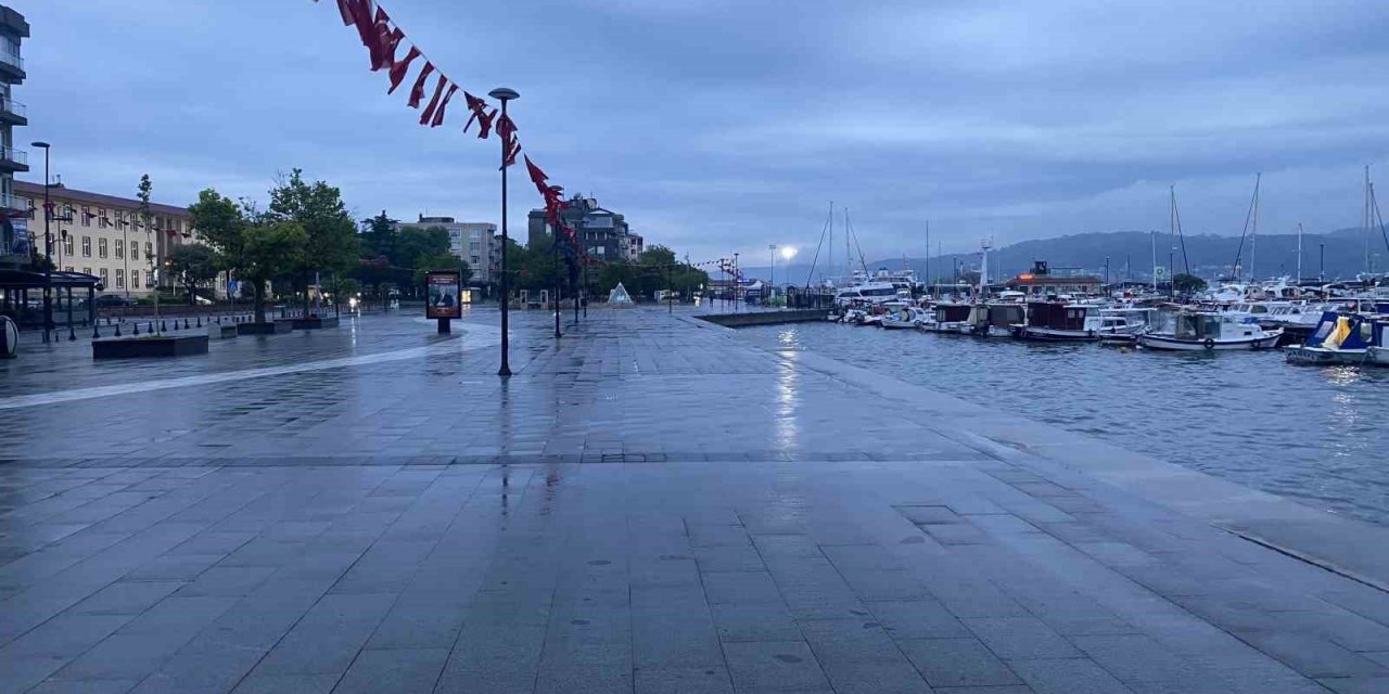 Eceabat açıklarında 4,2 büyüklüğünde deprem meydana geldi