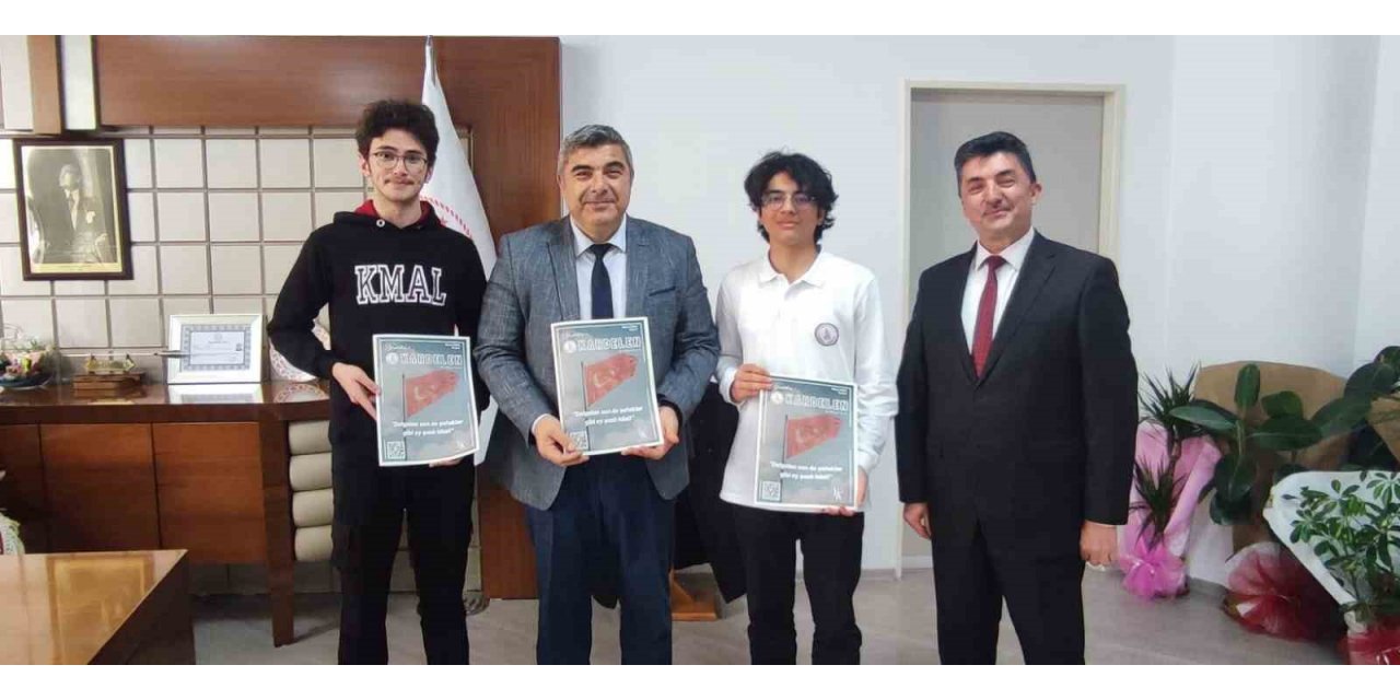 Öğrenciler hazırladıkları okul dergisi Sünnetci’ye takdim etti