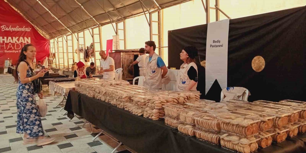 Bahçelievler’de depremzede girişimci kadınalar  için ‘Yardım Eli’ çadırı kuruldu