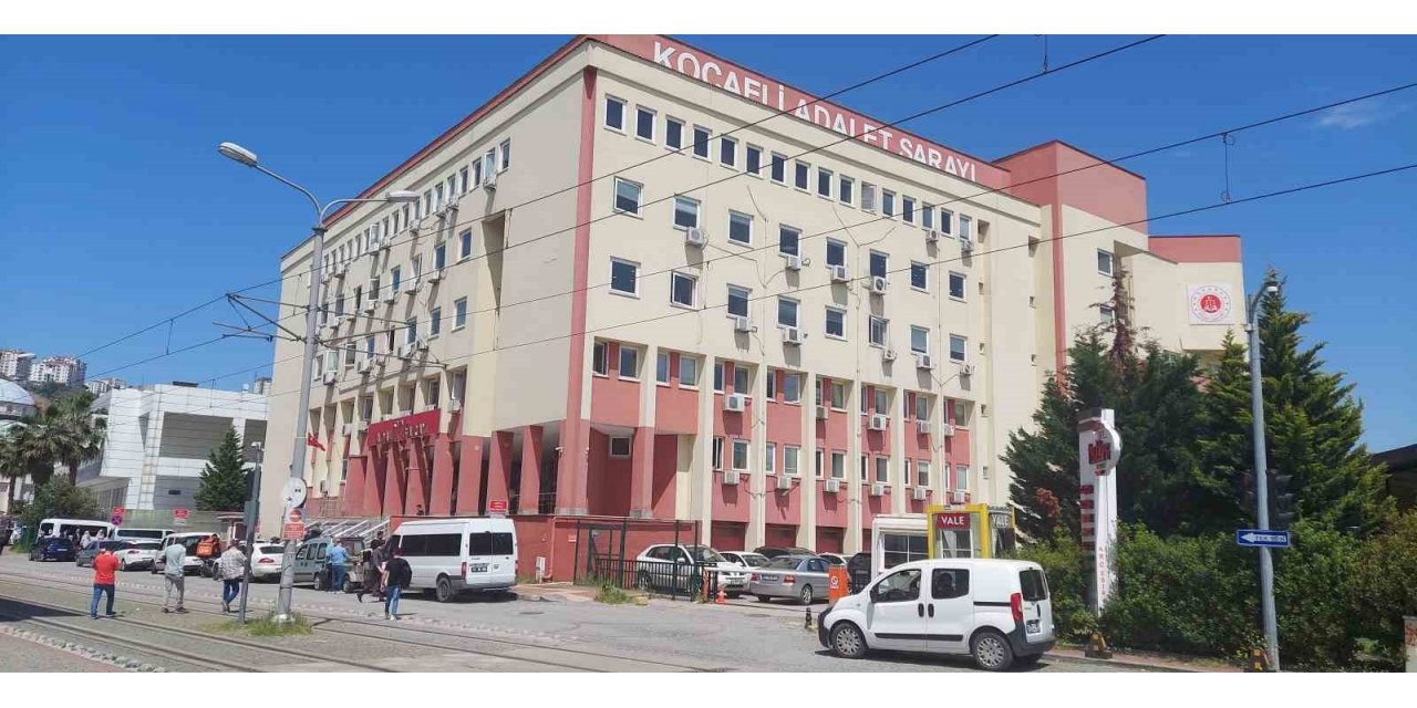 Ailece dolandırıcılık işine girişmişlerdi, tahliye edildiler