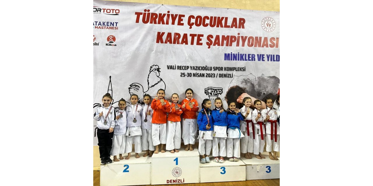 Kütahyalı çocuklardan Türkiye karate şampiyonasında 6 birincilik, 2 ikincilik, 7 üçüncülük