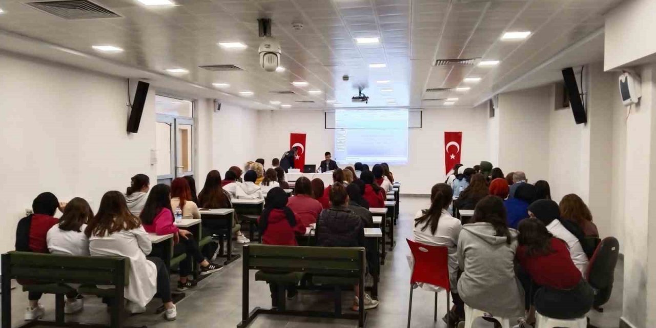 Kütahya’da öğretmen ve öğrenciler dolandırıcılıklara karşı bilgilendirildi