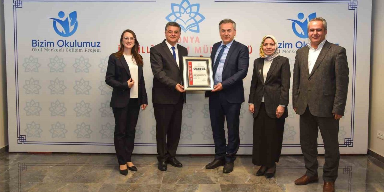 Konya İl Milli Eğitim Müdürü Yiğit kurumlara ISO 45001:2018 belgesini teslim etti