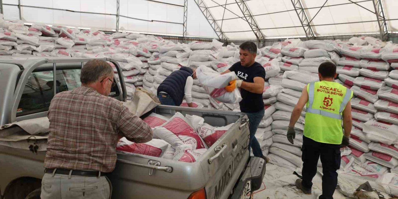 Çiftçilere yüzde 50 hibeli gübre dağıtımı