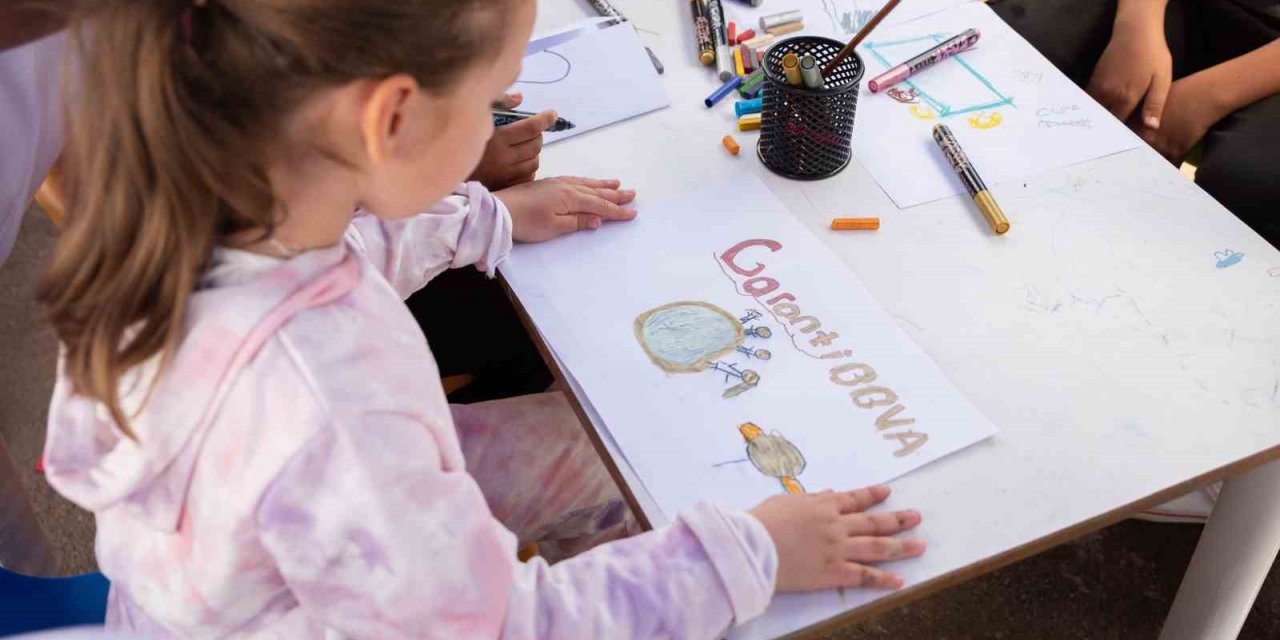 Gezici tırlar deprem bölgesindeki çocuklarla buluştu