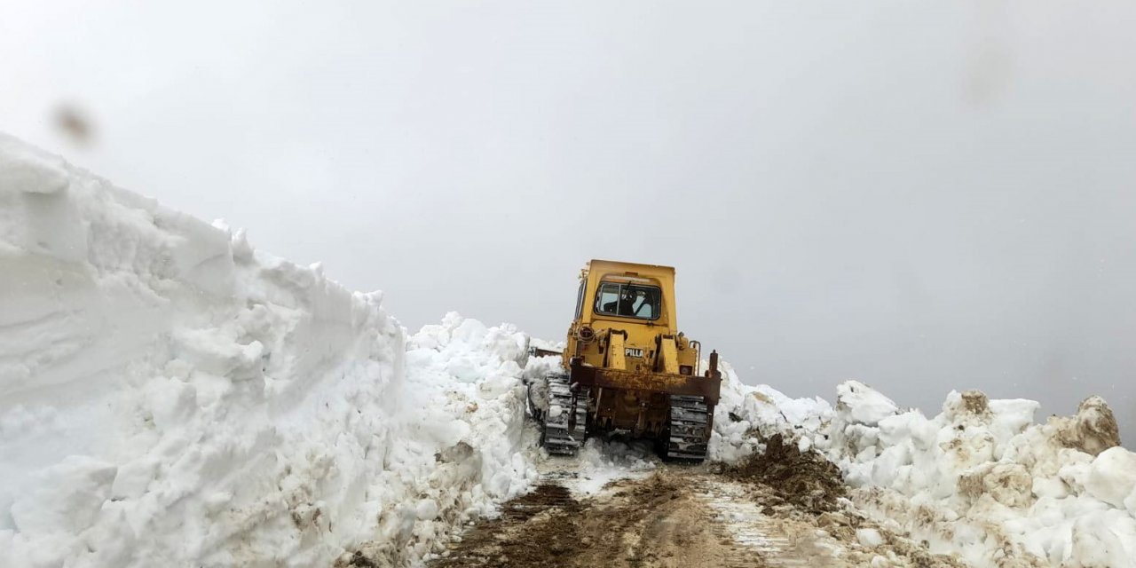 Gümüşhane’de Mayıs ayı ile birlikte karla mücadele çalışmaları başladı