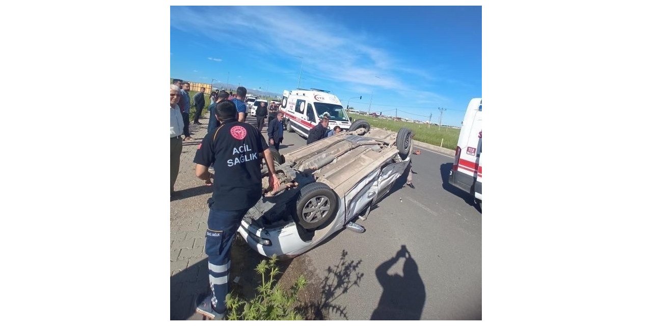 İki otomobil çarpıştı: 4 yaralı