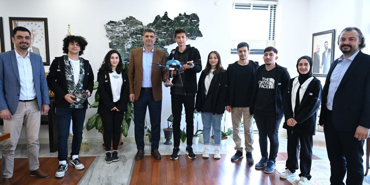 Gençlerin projesi performans ödülü kazandı