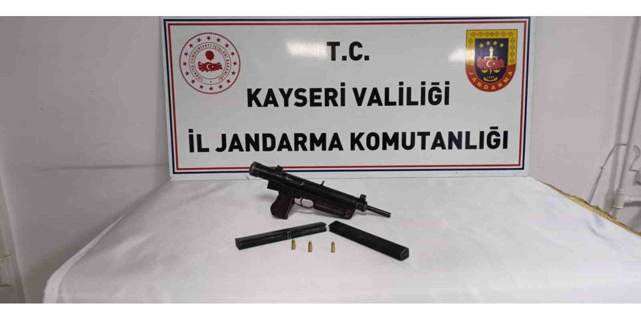 Jandarma operasyonunda otomatik tabanca ele geçirildi: 1 gözaltı