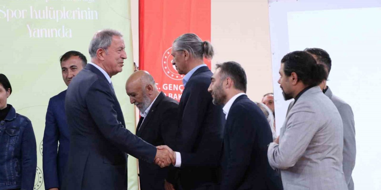 Kayseri’de spor kulüplerine tam destek