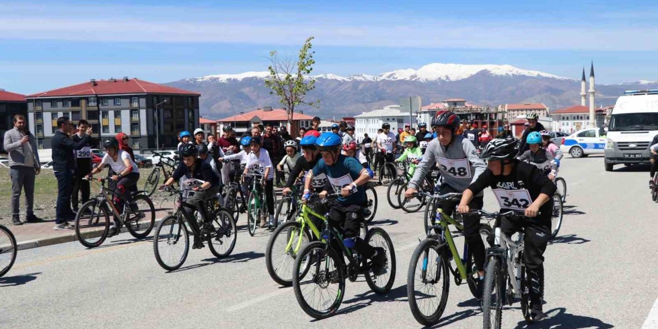 Erzincan’da bisiklet yarışmaları yapıldı