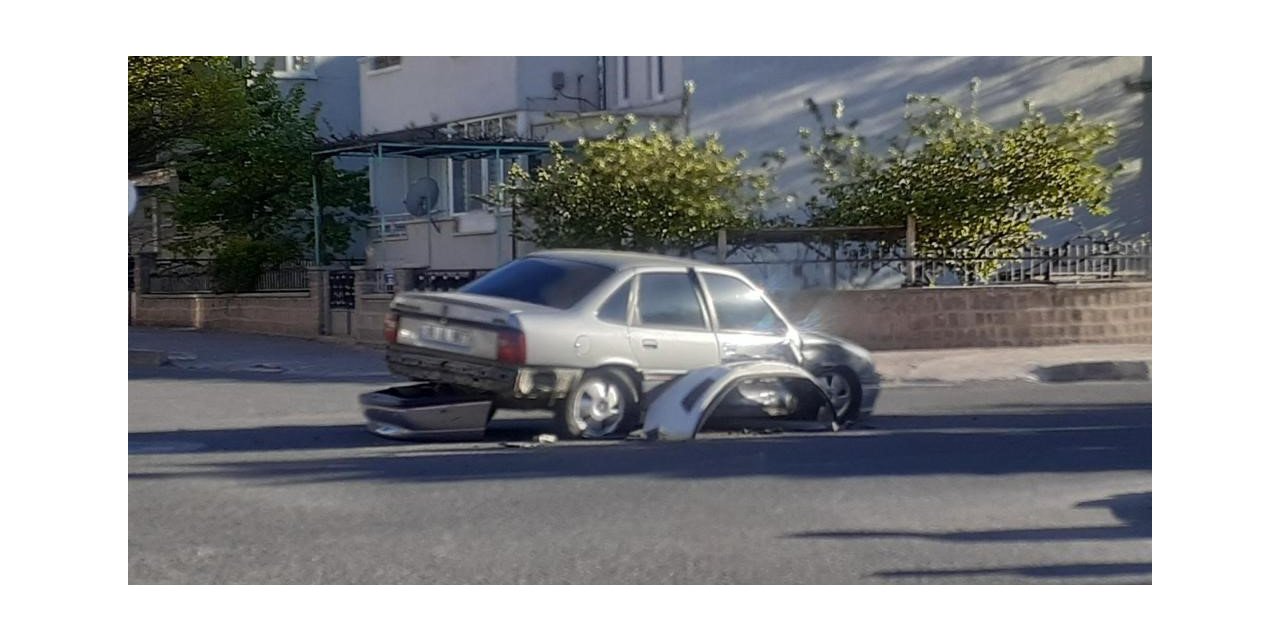 Kazadan sonra kaçtı, olay yerinde tamponunu unuttu