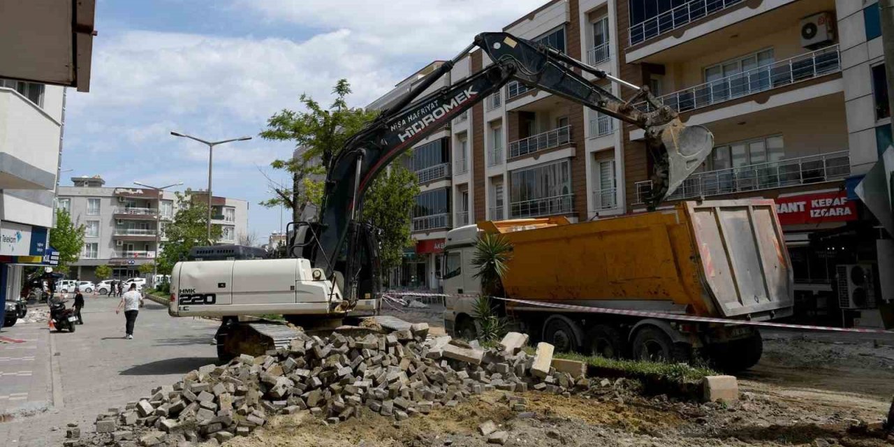 Davutlar’da hizmet seferberliği hız kesmeden devam ediyor