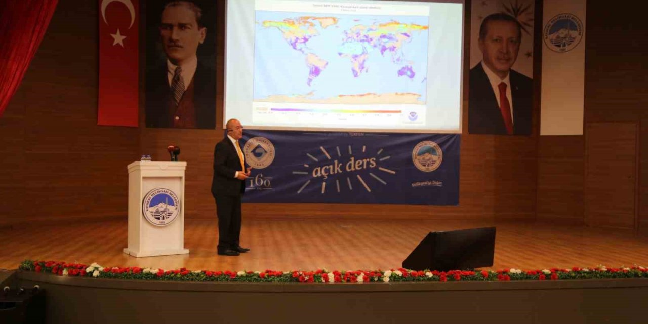 Melikgazi’de deprem seminerleri sürüyor