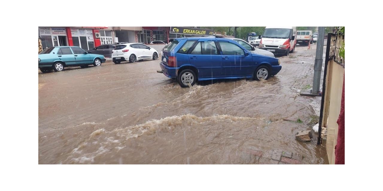Yenice’de kuvvetli sağanak ve dolu yağışı etkili oldu
