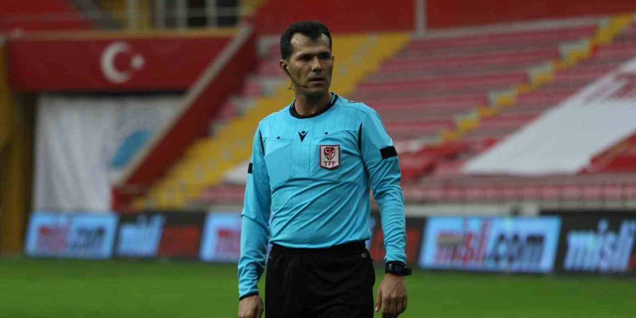 Ümraniyespor - Sivasspor maçını Burak Şeker yönetecek