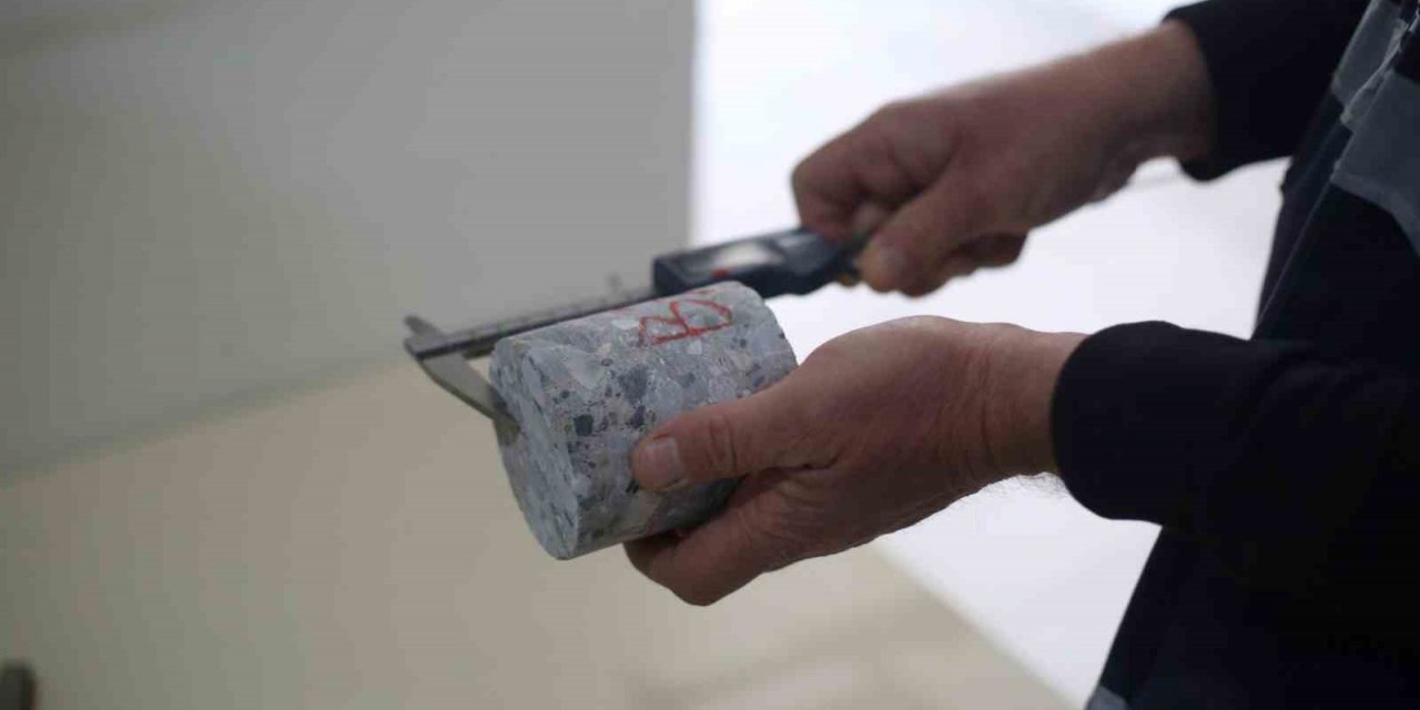 Aydın Büyükşehir Belediyesi, yapıların dayanıklılığını kontrol ediyor