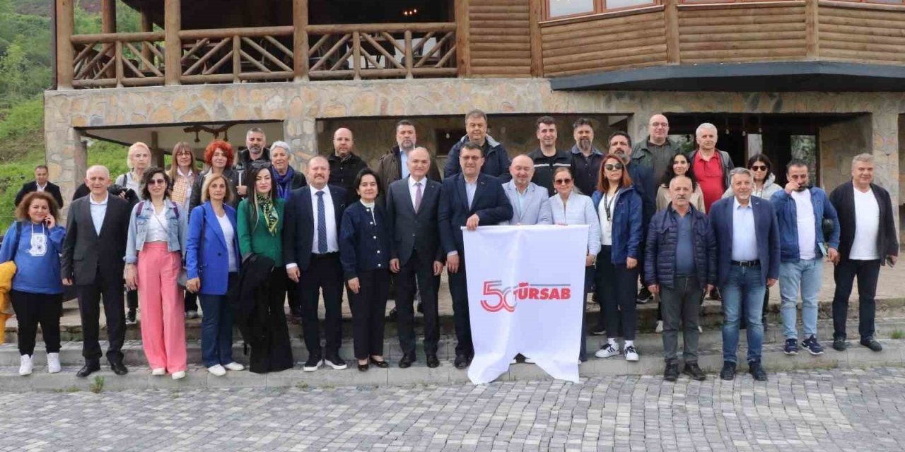 Başkan Özlü turizmcilerle bir araya geldi