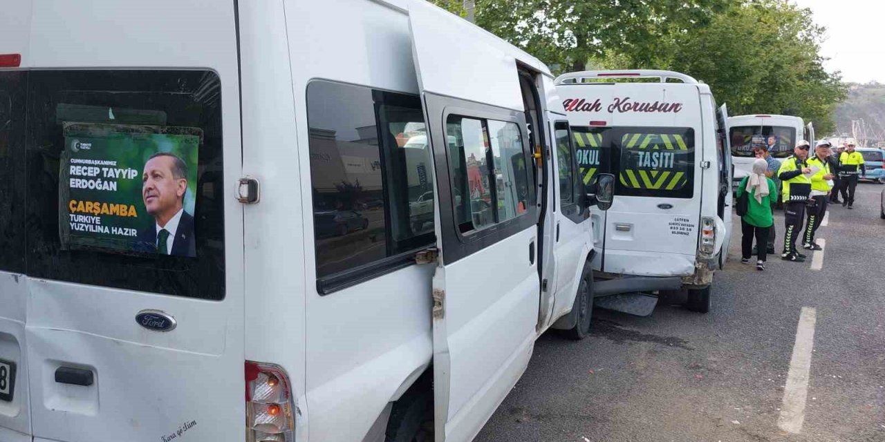 Cumhurbaşkanı Erdoğan’ın mitingine giden konvoyda zincirleme kaza: 4 yaralı