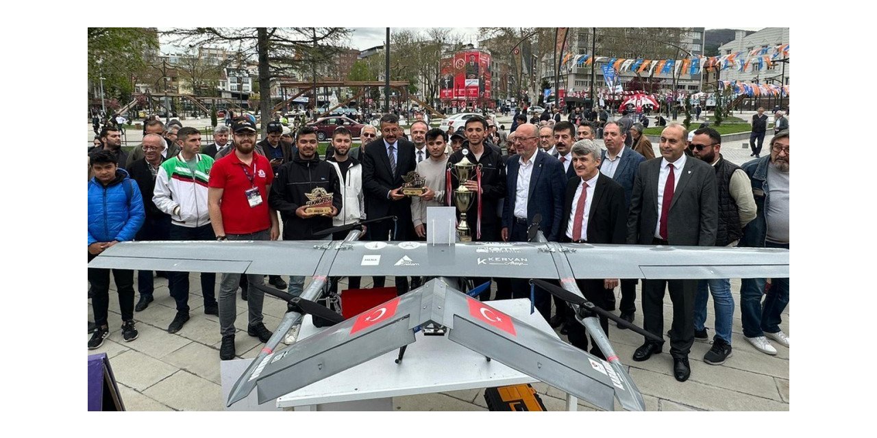 DPÜ TEKNOFEST takımları, halk ve Kütahya protokolü ile buluştu