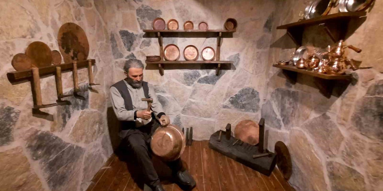 ERGES Konağı ziyaretçilerini zamanda yolculuk yaptırıyor