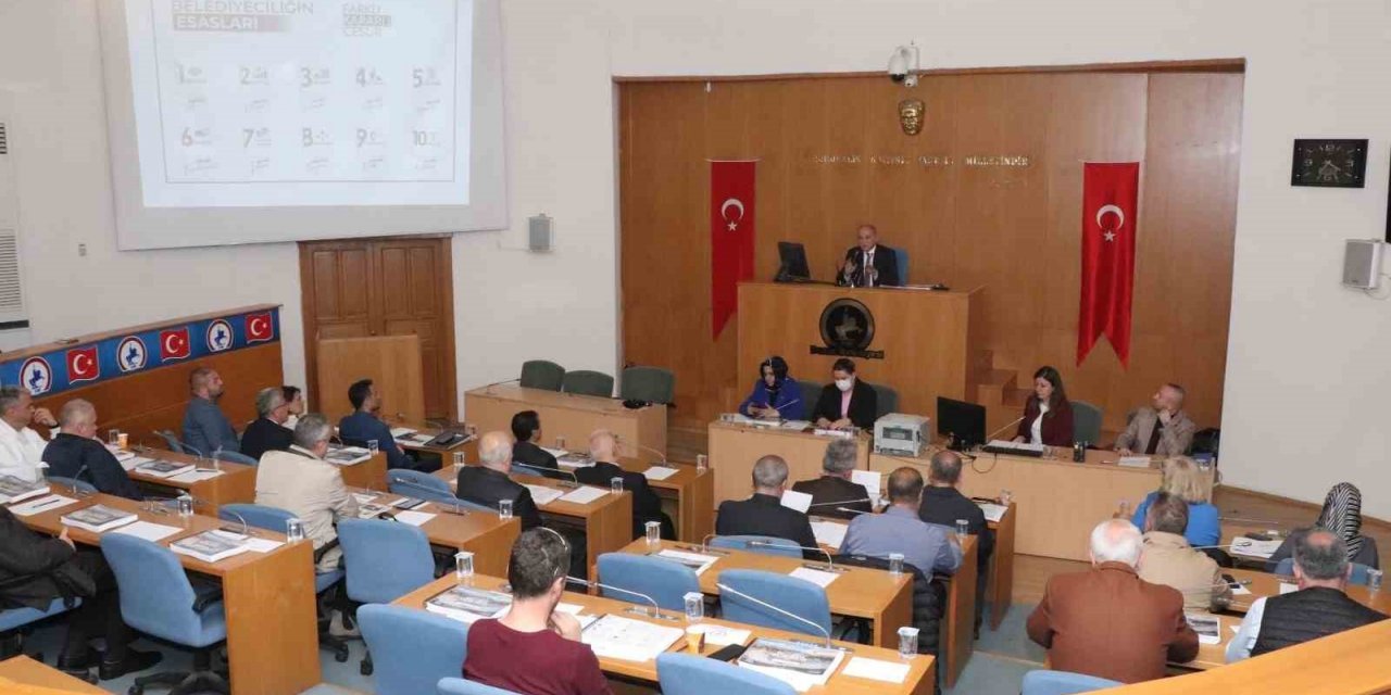 Başkan Özlü projelerle ilgili bilgi verdi