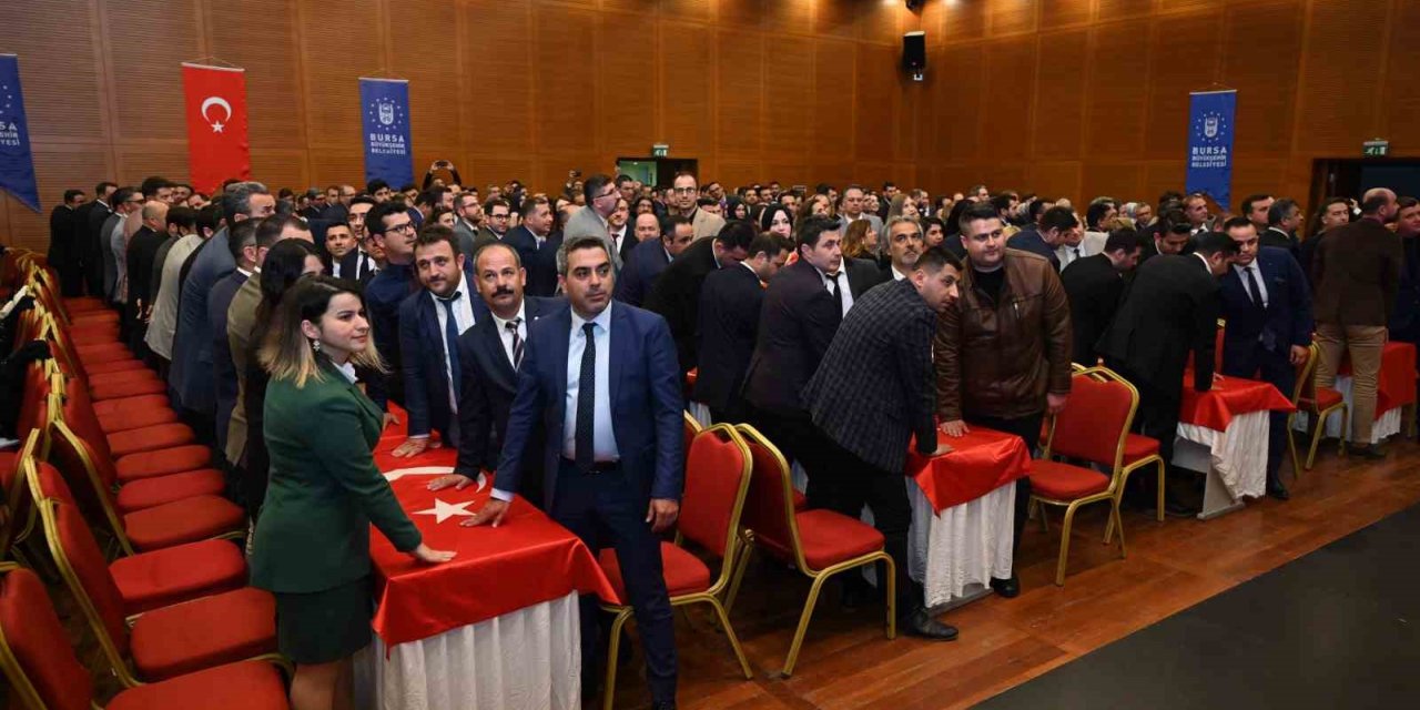 Bursa Büyükşehir’de hizmet kadrosunun yeni neferleri yemin etti