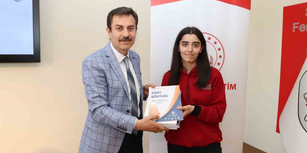 Sivas’ta kaynak kitaplar öğrencilere ulaştırıldı