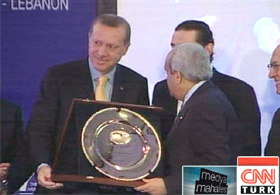 Erdoğan'a 'Yılın Lideri' ödülü VİDEO