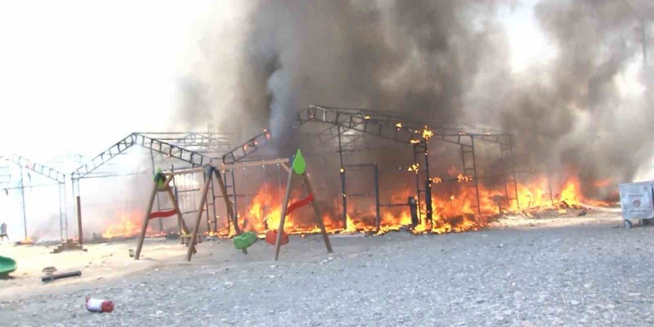 Çadır kentte yürekleri ağza getiren yangın