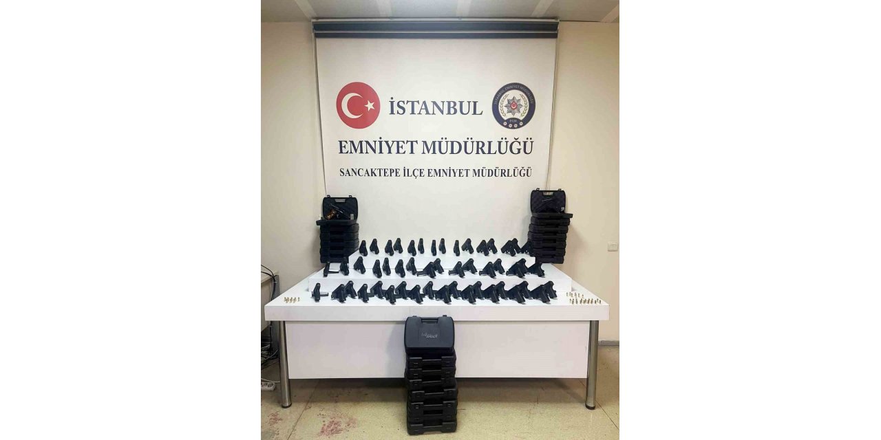 Maltepe’de cephanelik gibi eve operasyon