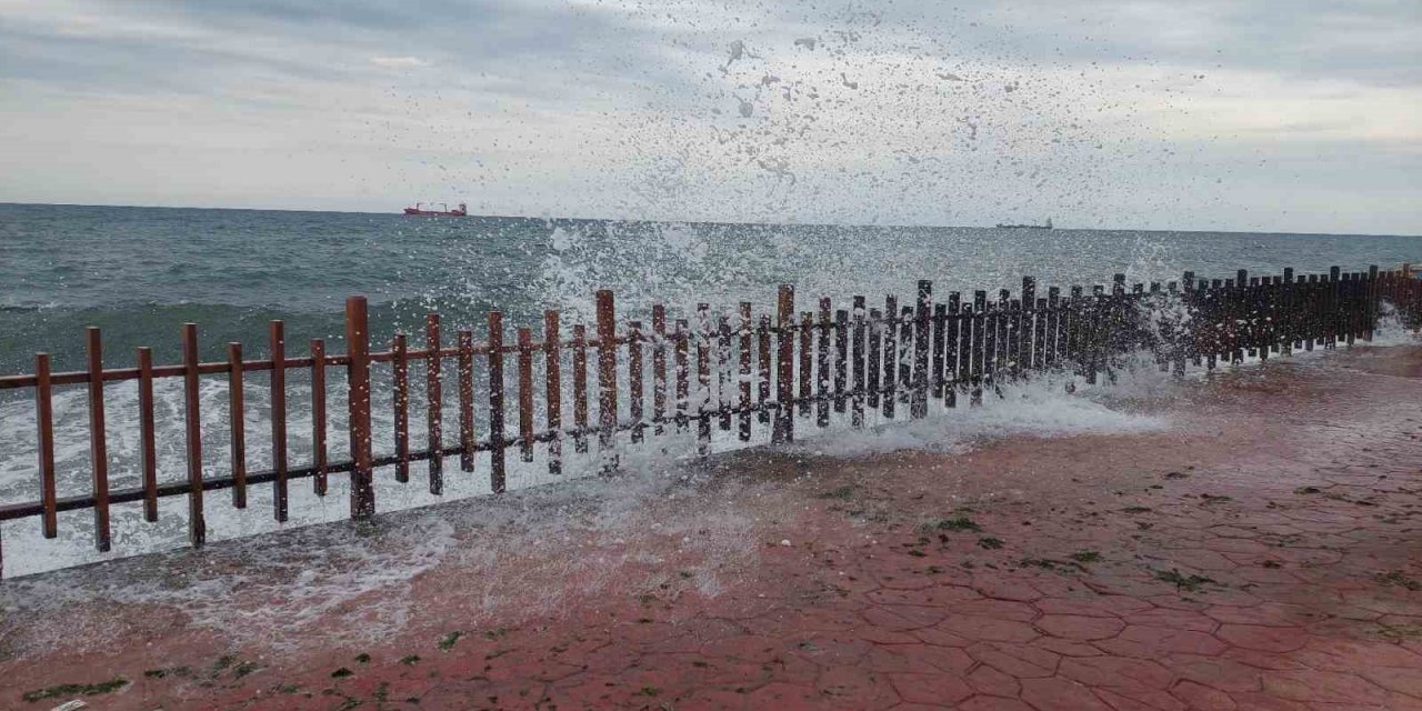 Marmara Denizi ulaşımına poyraz engeli